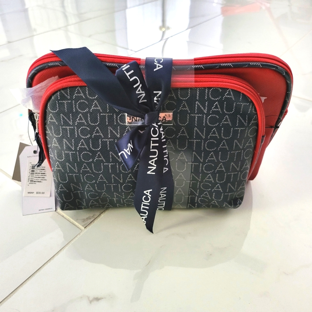 Nautica. Cosmetic bags